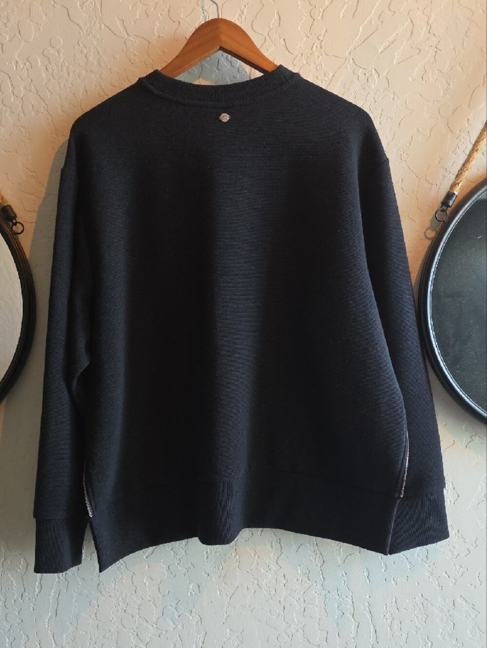 CALIA by Carrie Underwood Black Crewneck Sweatshirt - Picture 4 of 4